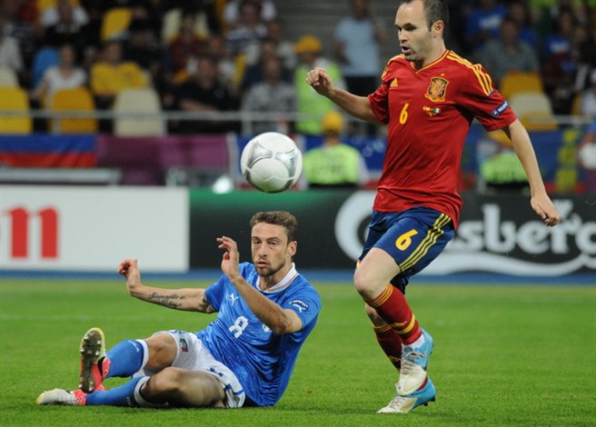 Claudio Marchisio fonte: Di Football.ua, CC BY-SA 3.0, https://commons.wikimedia.org/w/index.php?curid=20107431 Claudio Marchisio fonte: Di Football.ua, CC BY-SA 3.0, https://commons.wikimedia.org/w/index.php?curid=20107431